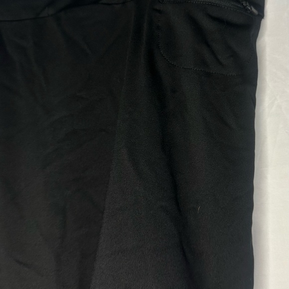 Be Inspired Women’s Black Skort size Large with Zipper pocket - Picture 2 of 8